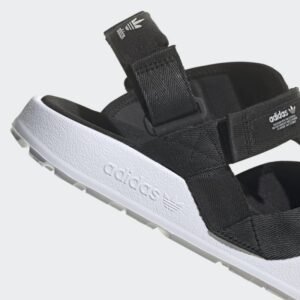adidas Women's Adilette Adventure Sandals - Black - صندل اديداس اديليت ادفينتشر للنساء لون أسود