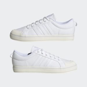 adidas BRAVADA 2.0 LIFESTYLE SKATEBOARDING CANVAS SHOES حذاء سبورت للرجال لون ابيض