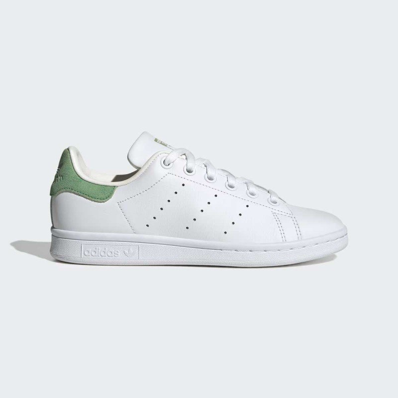 adidas Unisex Stan Smith Shoes - White- حذاء اديداس ستان سميث للجنسين لون أبيض وأخضر