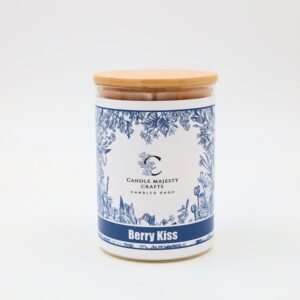 BERRY KISS(فراولة) شمعة برائحة صناعة يدوية