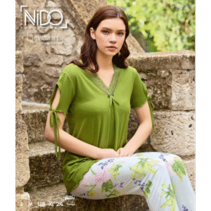 بيجامة بيتية قطعتين تيشيرت وبنطلون للنساء لون اخضر وابيض