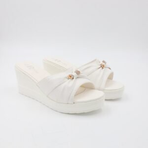 بابوج ستاتي بكعب لون أبيض