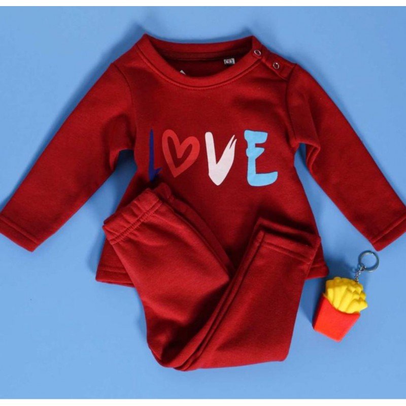 بجامة شتوية قطعتين للأطفال لون خمري بتصميم Love من Sami Boutique