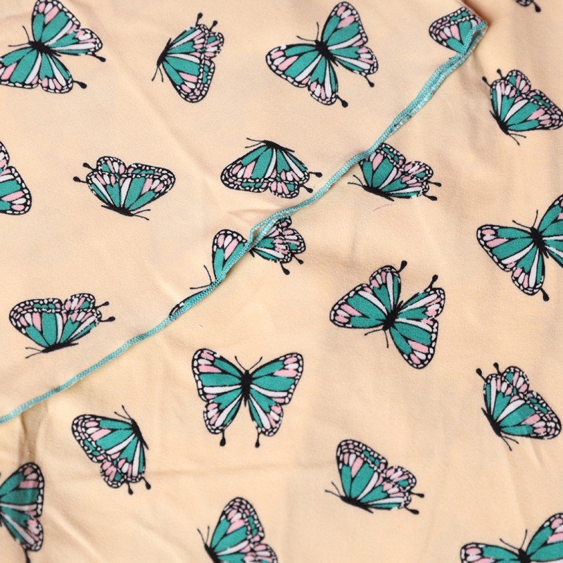 بجامة صيفية للنساء لون أصفر بتصميم فراشات