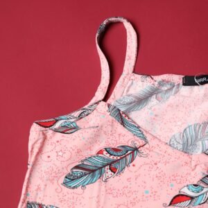 بجامة صيفية للنساء لون زهري بتصميم ريشة