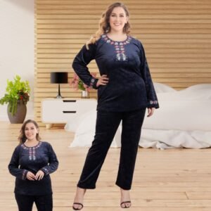 بجامة نسائية حجم وافي مُكونة من قطعتين لون كحلي