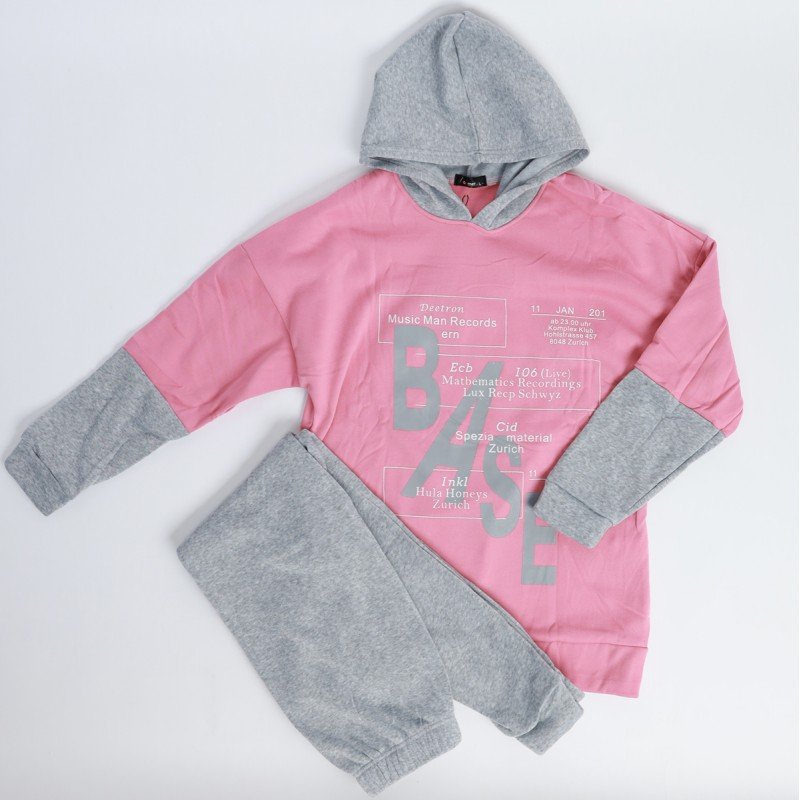 بجامة نسائية مُكونة من قطعتين لون زهري وسكني