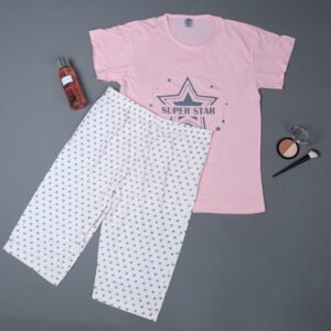 بيجامة نص كم مع شورت للنساء لون زهري