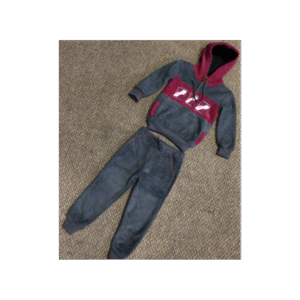 بجامه ولادي كوردي مقلم مع طاقية لون رمادي غامق وخمري