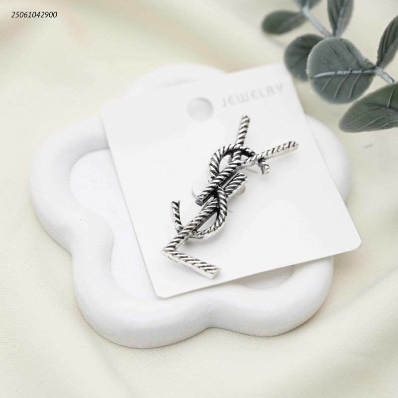 بروش شكل ماركة لون فضي