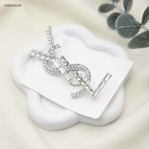 بروش شكل ماركة مع زركون لون فضي