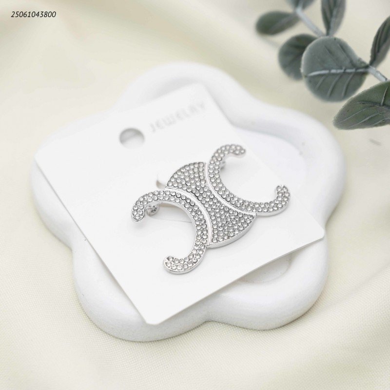 بروش شكل ماركة مع زركون لون فضي