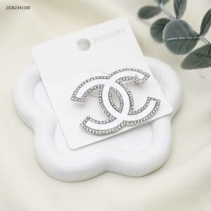 بروش شكل ماركة مع زركون لون فضي