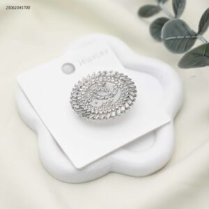 بروش شكل ماركة مع زركون لون فضي