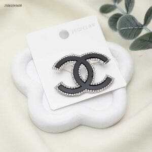 بروش شكل ماركة مع زركون لون فضي واسود