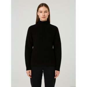 بلوزة صوف للنساء لون أسود