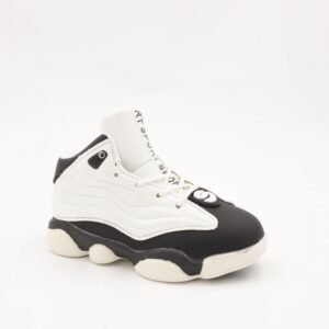 بوت رياضي ولادي للأطفال لون أبيض وأسود