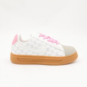 بوت سبورت بناتي لون أبيض ورمادي وزهري