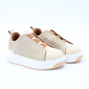 بوت سبورت ولادي بدون رباط لون بيج