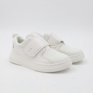 بوت سبورت ولادي بشريط لاصق لون ابيض