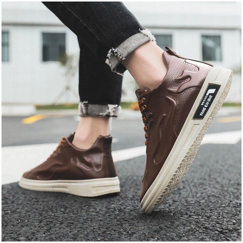 حذاء جلد كاجوال للرجال لون بني ونعل بيج