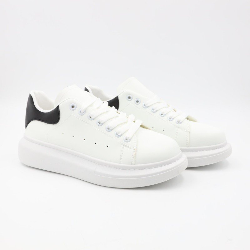 حذاء رياضي جلد للرجال لون أبيض وأسود