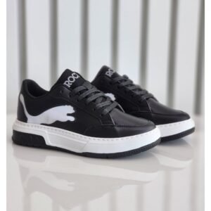 حذاء رياضي للرجال لون أسود