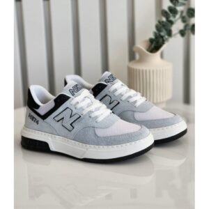 حذاء رياضي للرجال لون رمادي فاتح ونعل أبيض