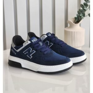 حذاء رياضي للرجال لون كحلي ونعل أبيض