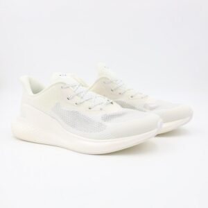 حذاء رياضي للنساء لون أبيض