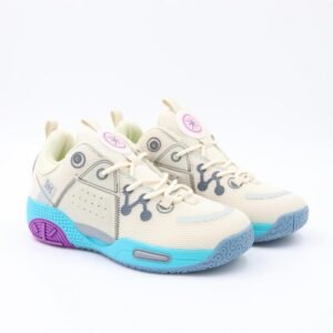 حذاء رياضي ولادي لون أبيض وأزرق