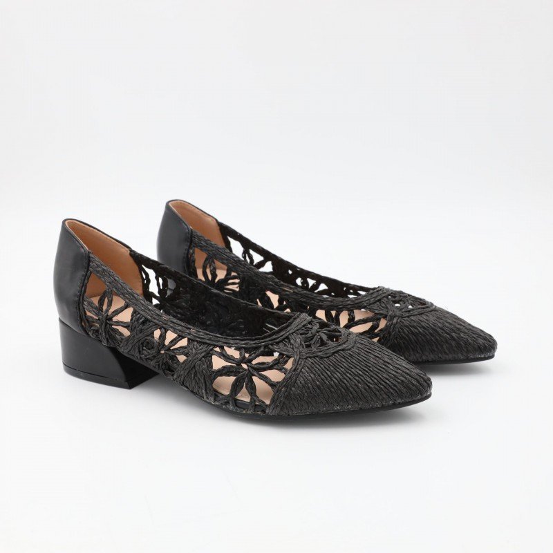 حذاء زحاف للنساء لون أسود