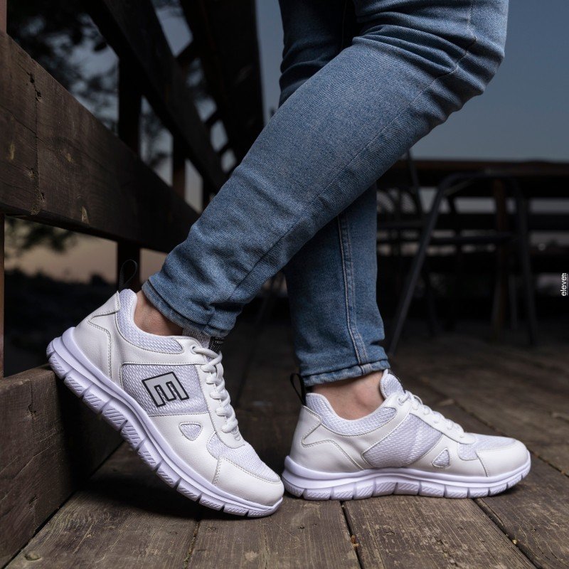 حذاء سبورت بنعل مريح من Eagle لون أبيض