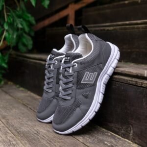 حذاء سبورت بنعل مريح من Eagle لون رمادي