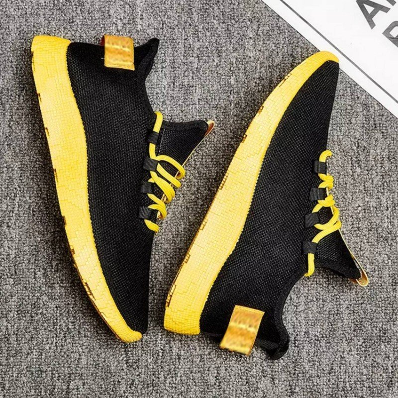 حذاء سبورت شبابي لون أسود  ونعل أصفر