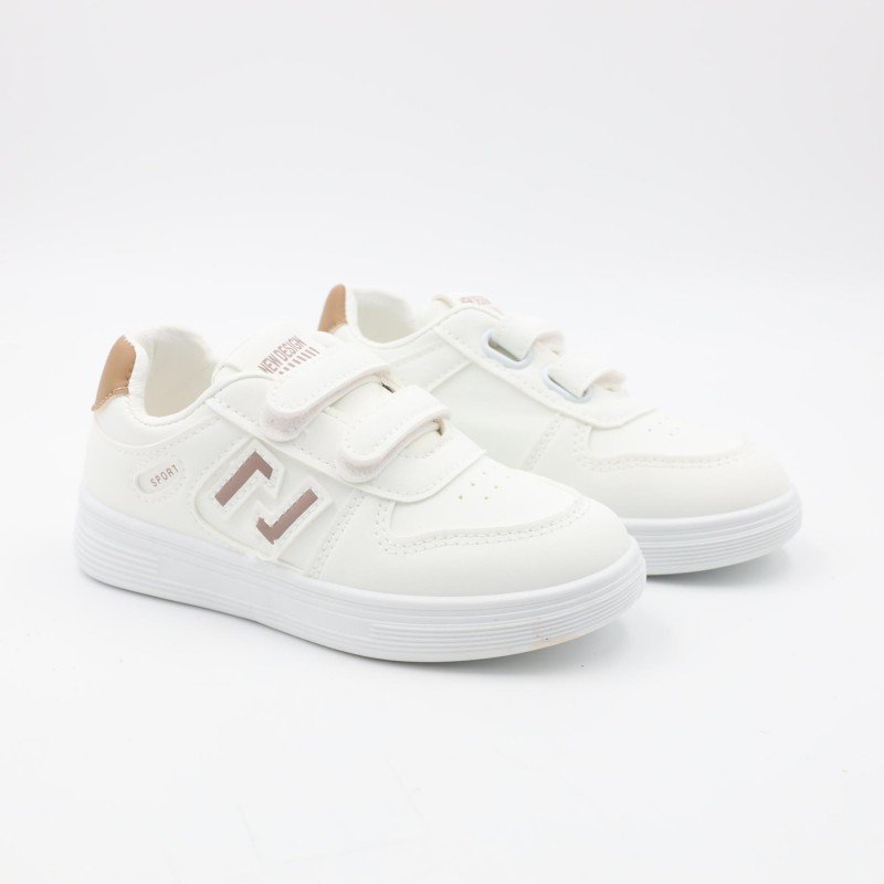 حذاء سبورت للأطفال لون أبيض