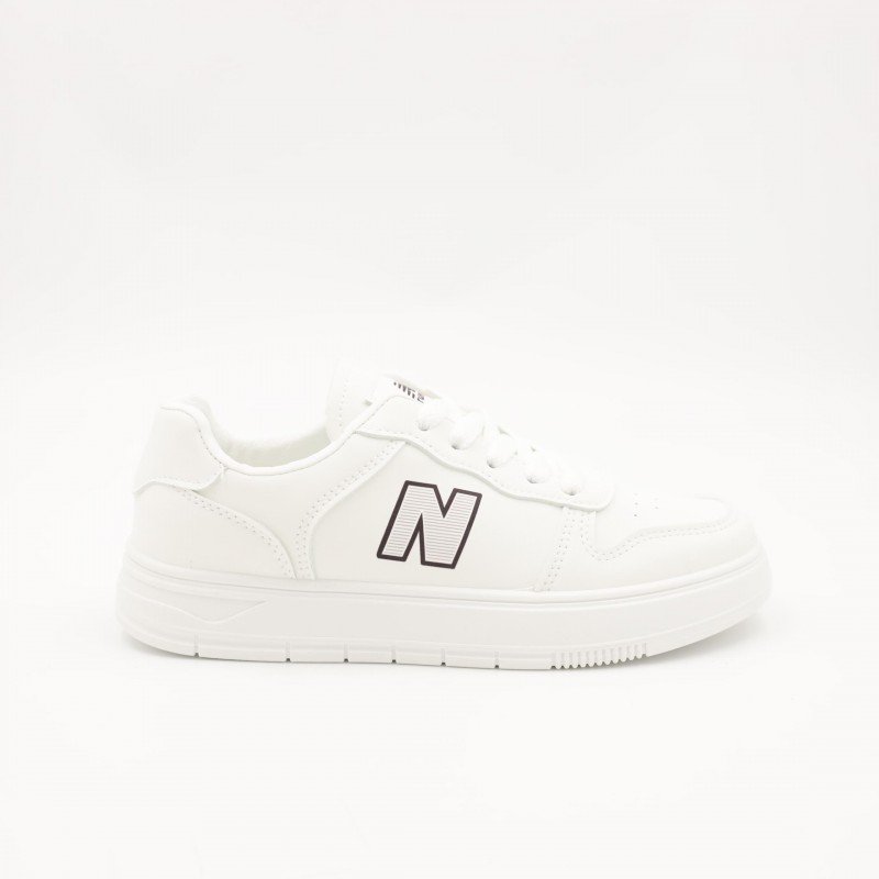 حذاء سبورت محير لون أبيض