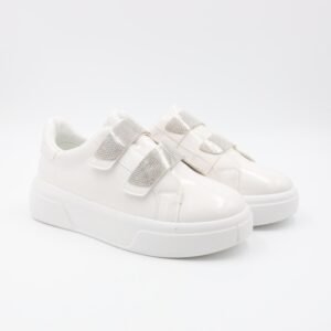 حذاء سبورت للنساء لون أبيض