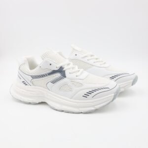 حذاء سبورت ولادي لون أبيض