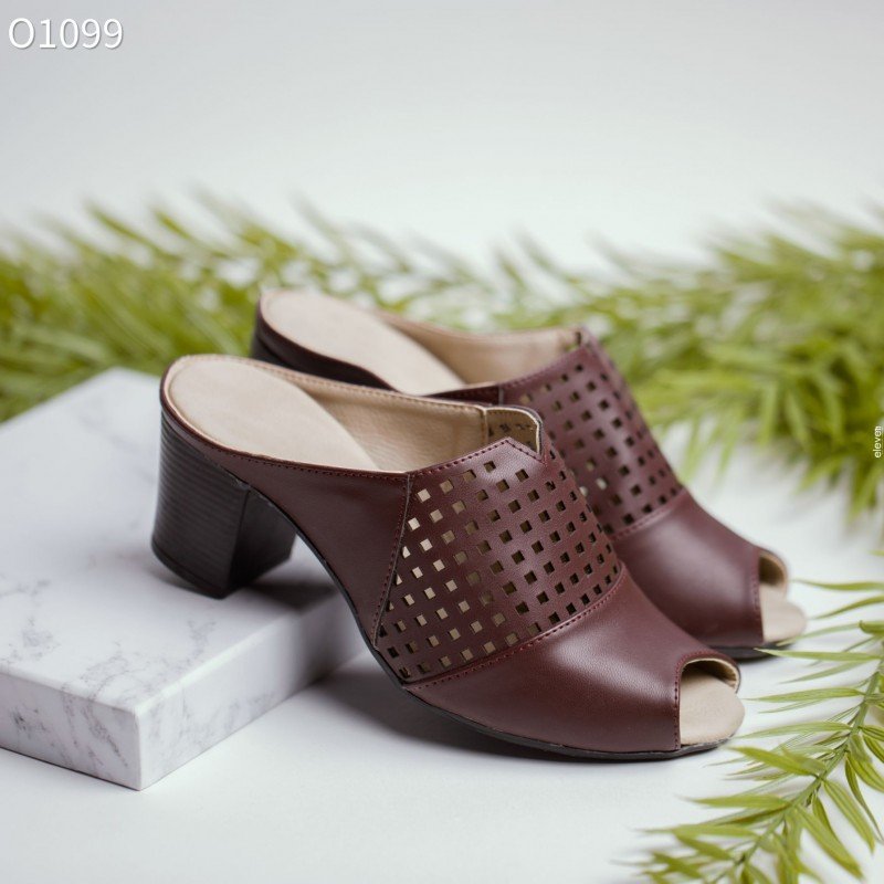 حذاء ستاتي صنـاعة محلية مريح و عملي جلد صناعي جودة عالية