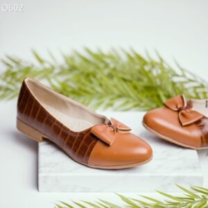 حذاء ستاتي صنـاعة محلية مريح و عملي جلد صناعي جودة عالية