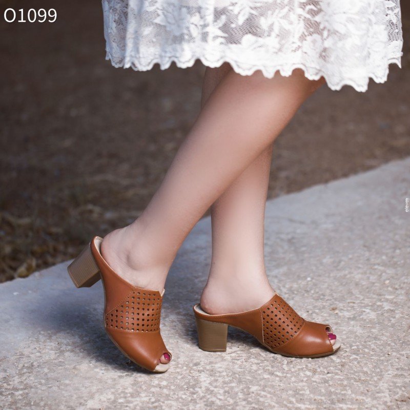 حذاء ستاتي صنـاعة محلية مريح و عملي جلد صناعي جودة عالية