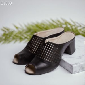 حذاء ستاتي صنـاعة محلية مريح و عملي جلد صناعي جودة عالية لون أسود