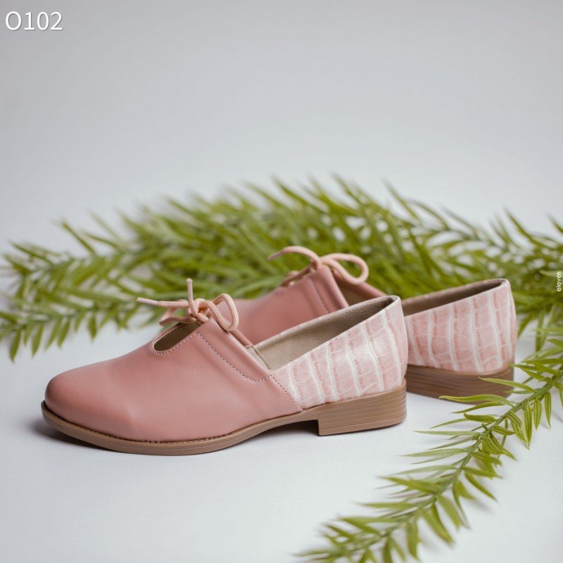 حذاء ستاتي صنـاعة محلية مريح و عملي جلد صناعي جودة عالية