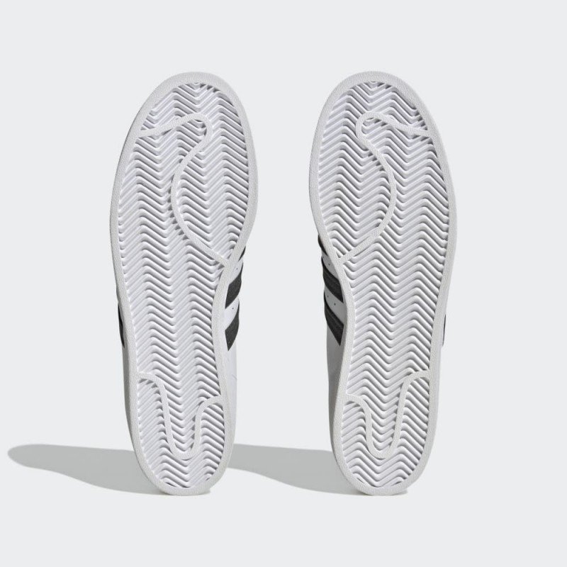 حذاء سوبر ستار من اديداس للرجال حذاء ركض عصري لون أسود adidas SUPERSTAR SHOES