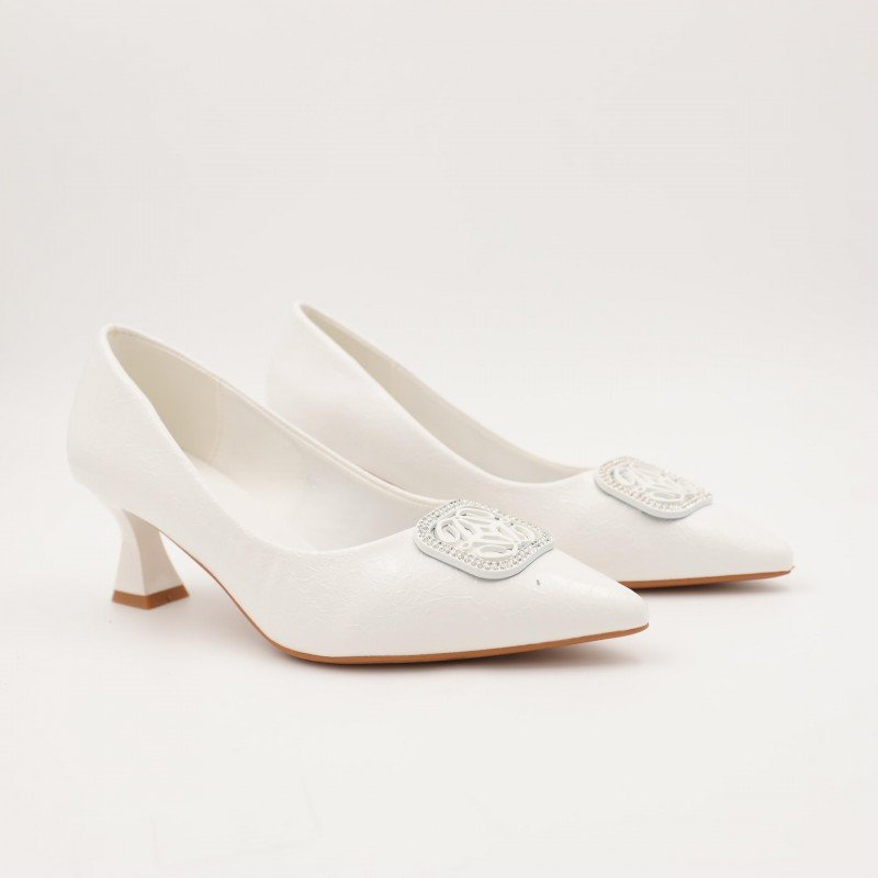 حذاء كعب رفيع عالي للنساء لون ابيض