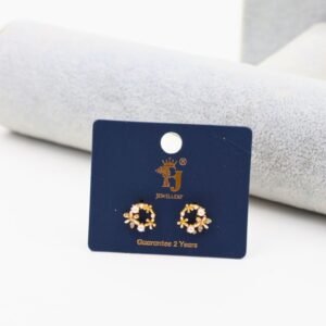 حلق أذن بتصميم زهور مرصعة باللؤلؤ والزركون لون ذهبي