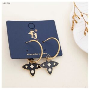 حلق بتصميم وردة لون أسود وذهبي