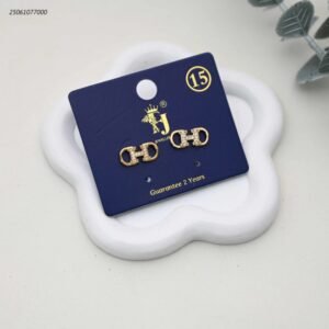 حلق حروف CHD لون ذهبي