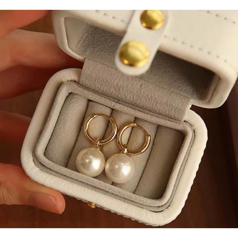 حلق ذهبي بتصميم حلقة مع لولو